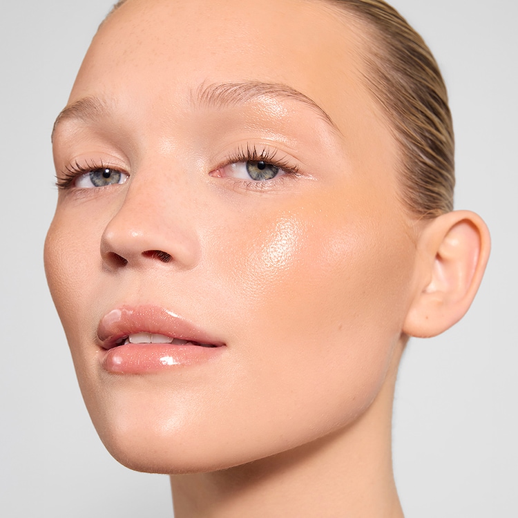 Gloss Highlighter - Υγρό μη κολλώδες highlighter προσώπου