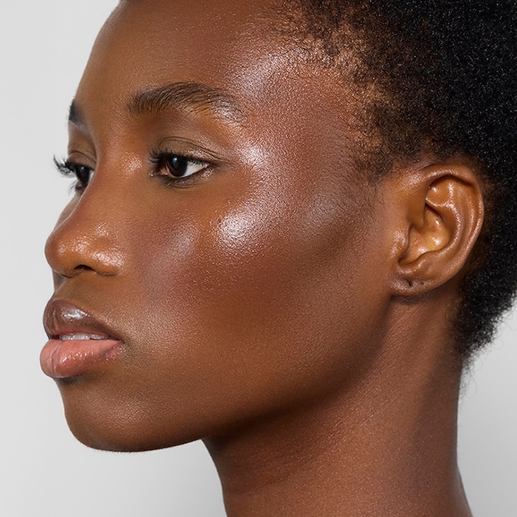 Gloss Highlighter - Υγρό μη κολλώδες highlighter προσώπου