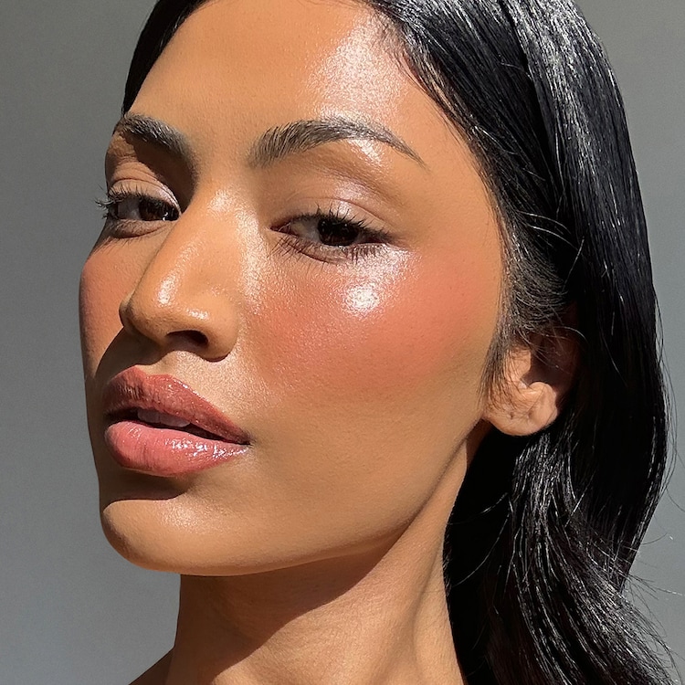 Gloss Highlighter - Υγρό μη κολλώδες highlighter προσώπου