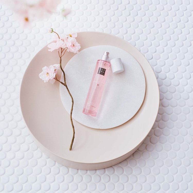 The Ritual of Sakura Bed & Body Mist - Bruma corporal