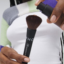 06 The Multitasker Face Brush -  Vi&scaron;enamjenski kist za lice