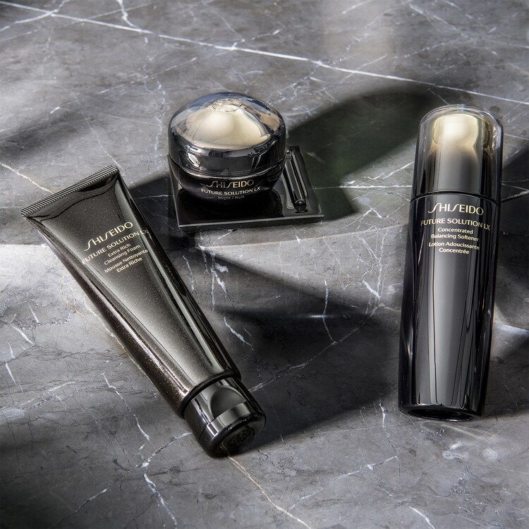 Future Solution LX - Reichhaltige Lotion für weiche Haut