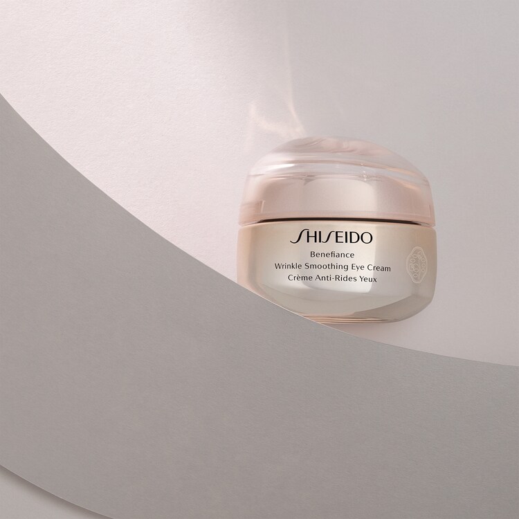 Benefiance - Crema alisadora antiedad y antiarrugas para el contorno de ojos