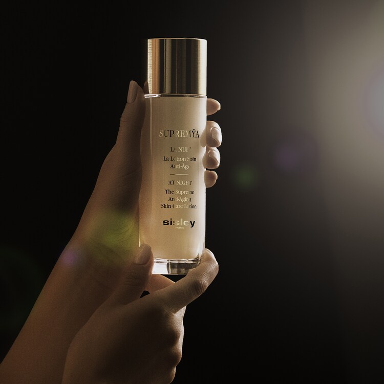 Supremÿa At Night The Supreme Anti-Aging Skin Care Lotion - Čistící Loation