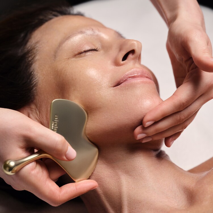 Ginkgo Gua Sha - Masážní přístroj na obličej a krk