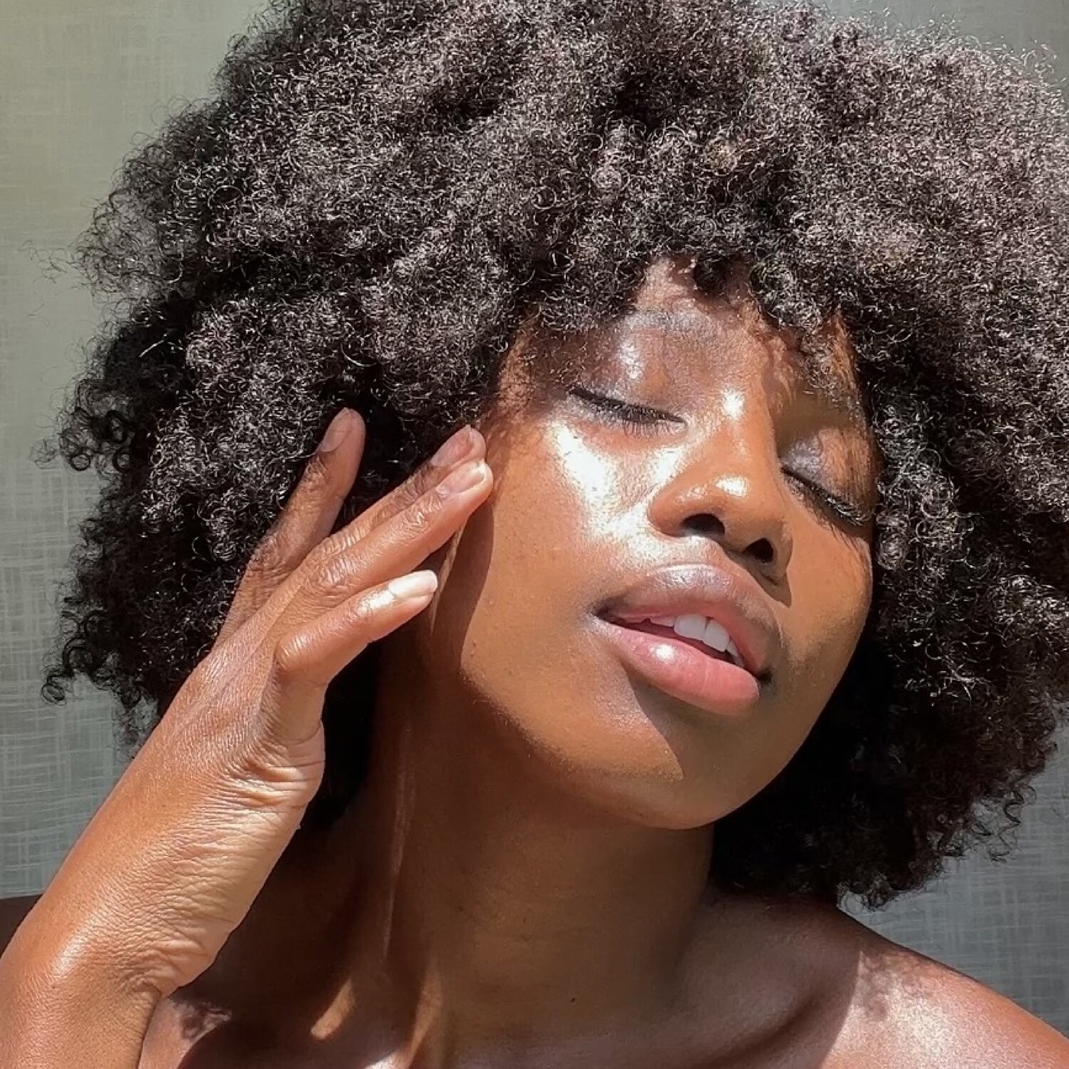 Крем увлажняющий и укрепляющий для лица Summer Fridays Crème Riche Effet Coussin, 50 мл