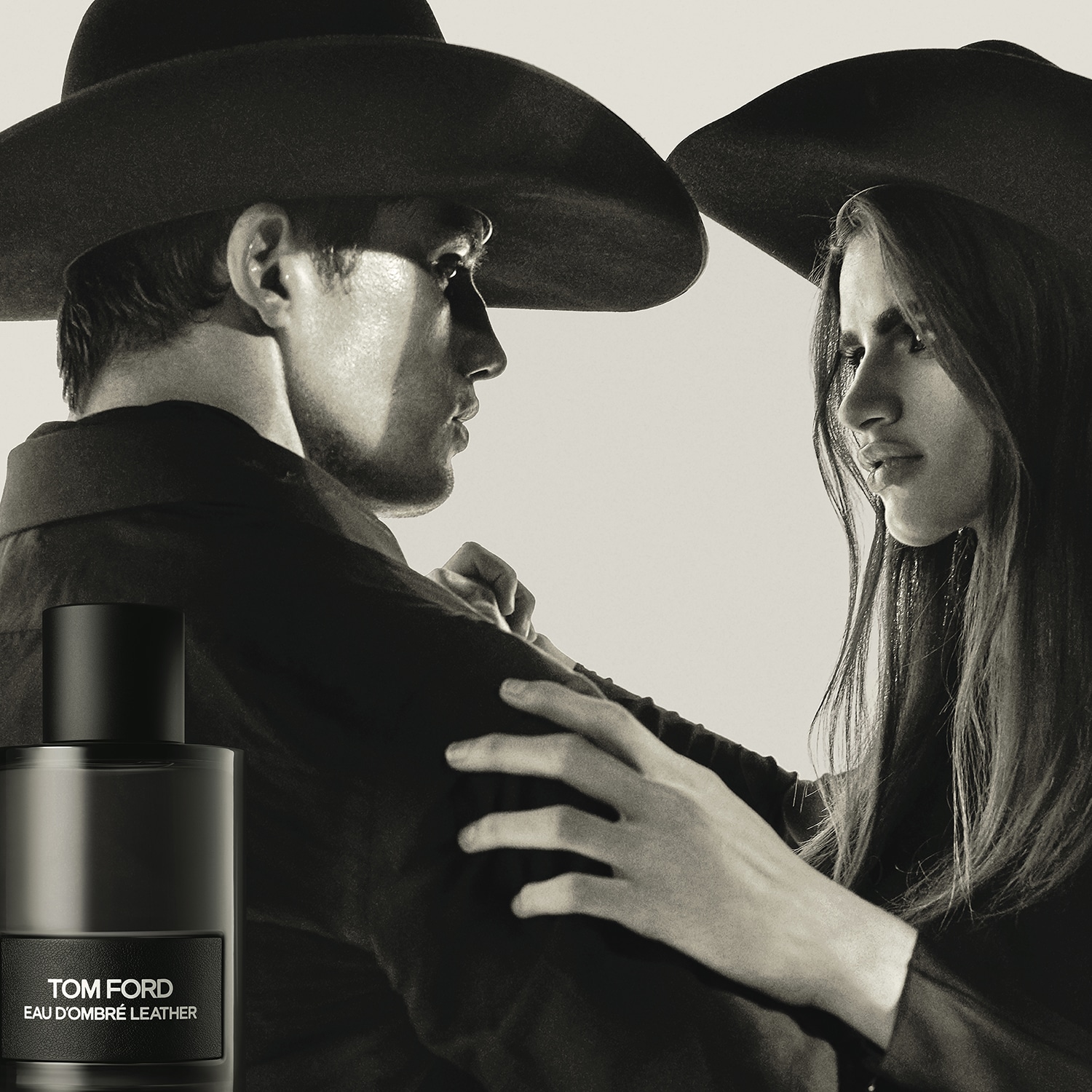 EAU D'OMBRE LEATHER APA DE TOALETA | Tom Ford ≡ SEPHORA