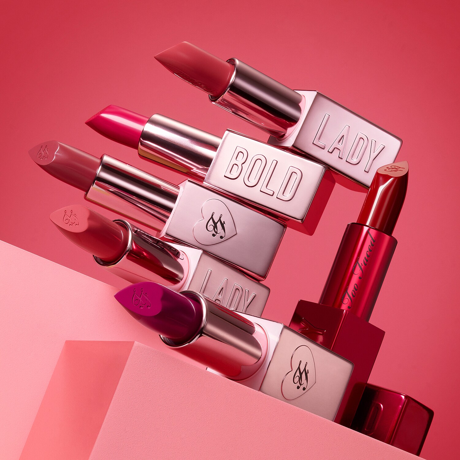 Кремовая помада для губ Too Faced, оттенок LADY BOLD CREAM LIPSTICK LADY BOLD — фото 5