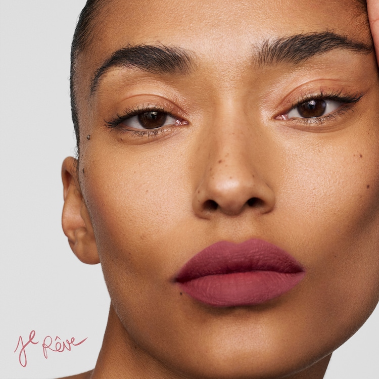 Lip Suede Recharge - Labial mate hidratante con ácido hialurónico