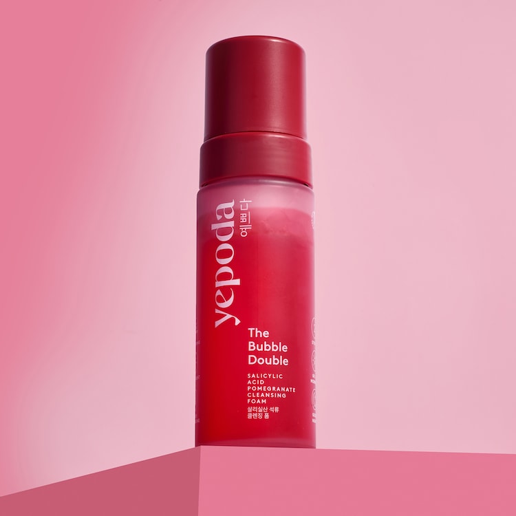 The Bubble Double - Mousse nettoyante à l'acide salicylique et à la grenade